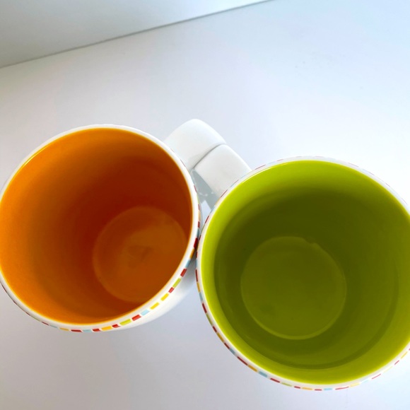 Set of two colorful mugs - Picture 3 of 7